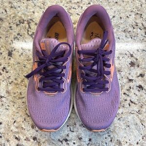 BROOKS GLYCERIN running shoes in great condition!. smoke free home